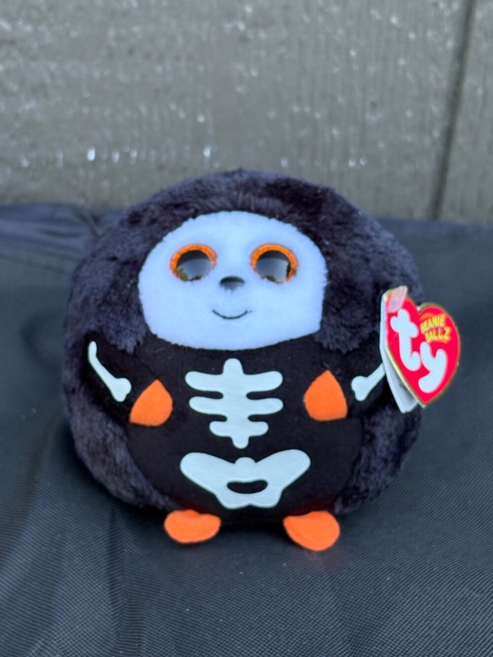 Ty Beanie Ballz Spooky Skeleton Bones Plush Toy Ball 5" Halloween NOS